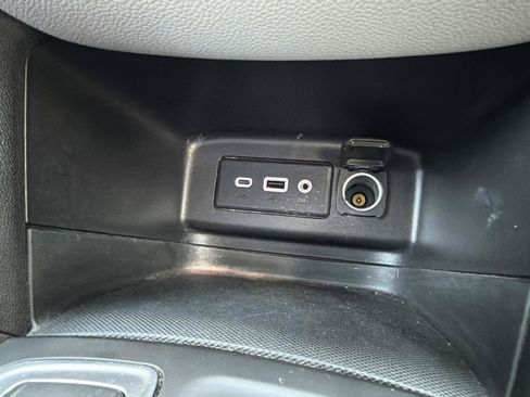 Used 2023 Chevrolet Equinox LT AWD/4WD image 29