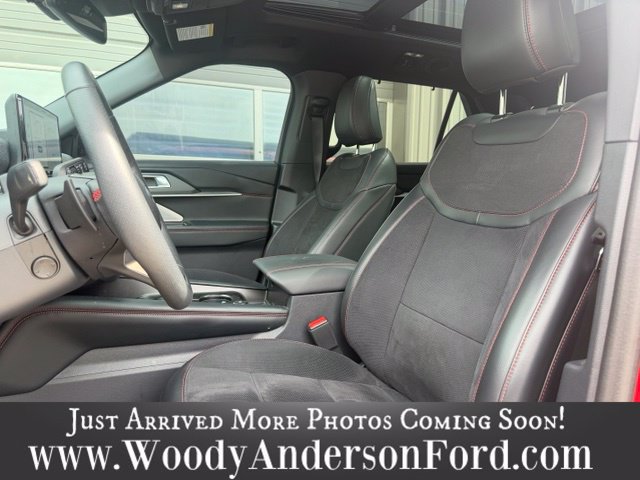 Used 2025 Ford Explorer ST AWD/4WD image 8