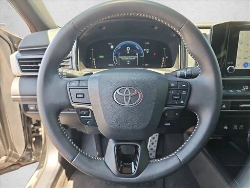 Used 2025 Toyota Camry SE w/ Convenience Package FWD image 13