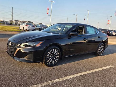 New 2026 Nissan Altima 2.5 SV FWD image 3