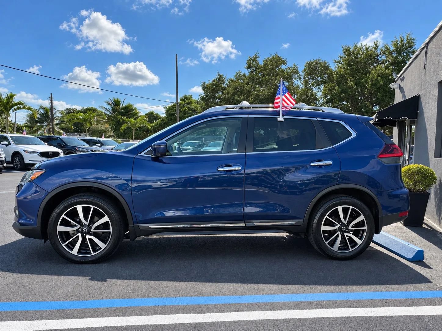 Used 2019 Nissan Rogue SL w/ Premium Package AWD/4WD image 5