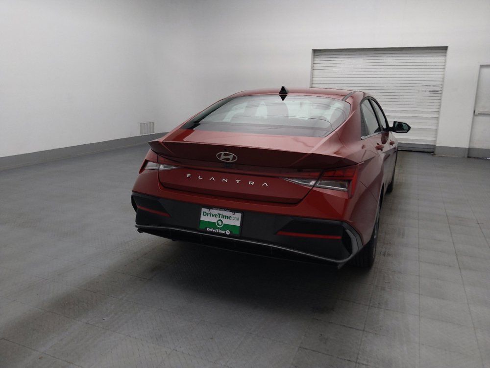 Used 2025 Hyundai Elantra SEL FWD image 7
