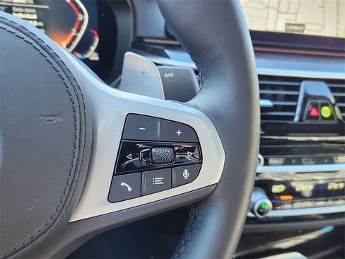 Used 2022 BMW 530i xDrive w/ M Sport Package image 21