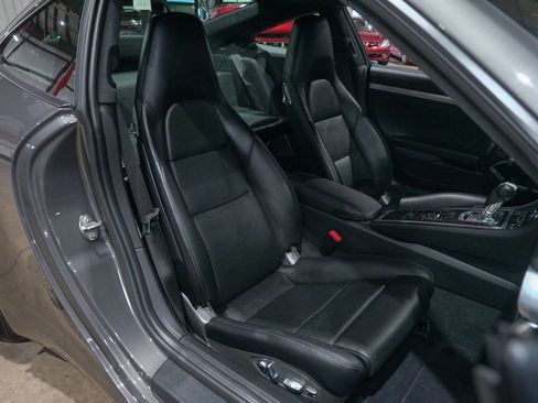 Used 2019 Porsche 911 Carrera S image 38