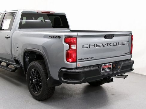 Used 2025 Chevrolet Silverado 2500 Custom w/ Custom Convenience Package image 9