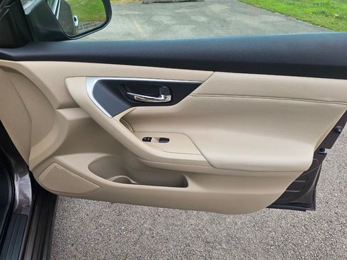 Used 2015 Nissan Altima 2.5 S w/ Special Edition Package FWD image 16