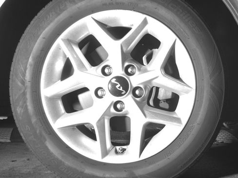 Used 2024 Kia Soul LX w/ Option Group 015 FWD image 13
