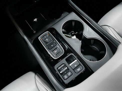 Used 2025 Honda Pilot EX-L image 27