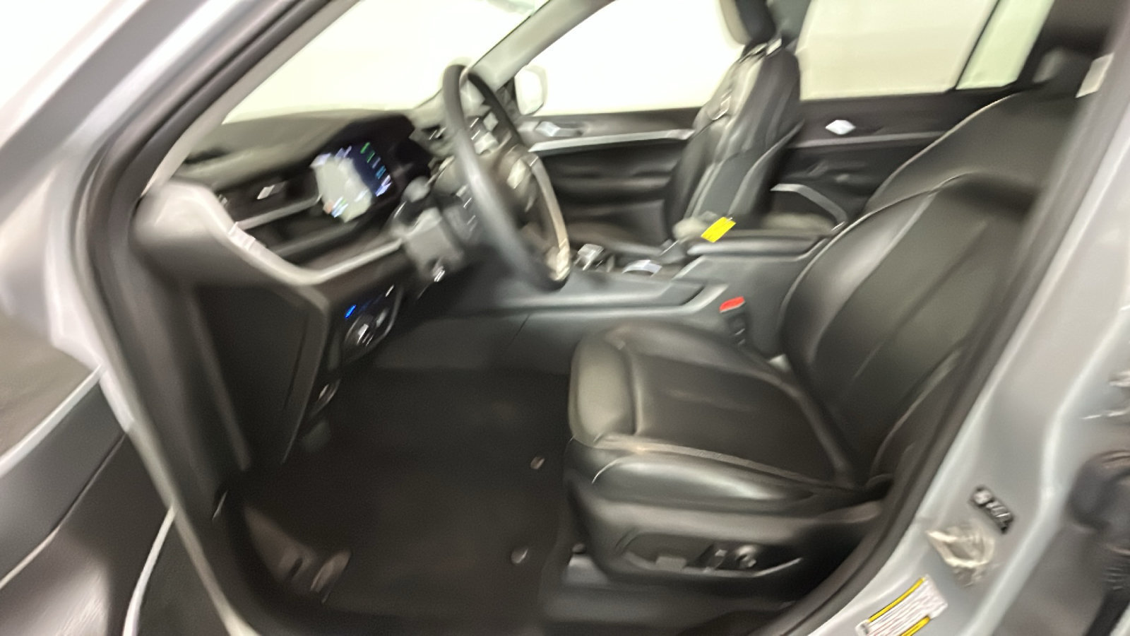 Used 2023 Jeep Grand Cherokee 4WD 4xe w/ Luxury Tech Group II image 14