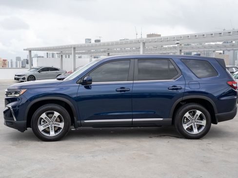 Used 2025 Honda Pilot EX-L image 9