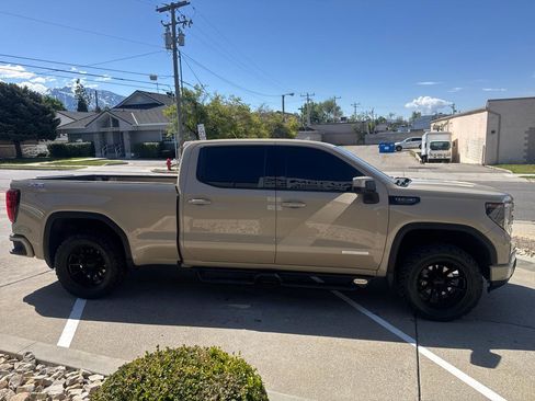 Used 2022 GMC Sierra 1500 Elevation w/ LPO, Elevation Black Package AWD/4WD image 4