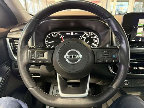 Used 2021 Nissan Rogue SL w/ Premium Package image 9