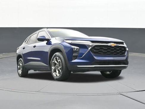 Used 2024 Chevrolet Trax LT w/ Driver Confidence Package image 53