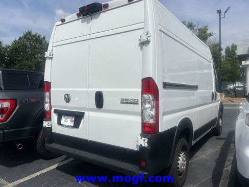 Used 2025 RAM ProMaster 2500 w/ Convenience Group FWD image 3