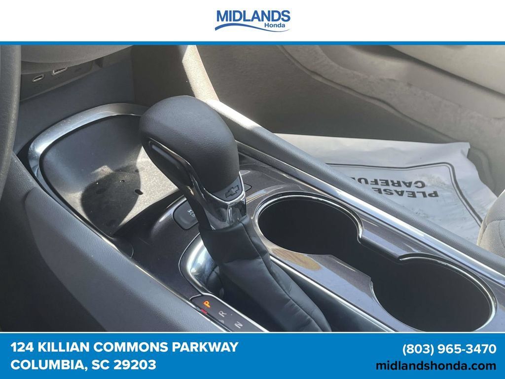 Used 2025 Chevrolet Malibu LT FWD image 30