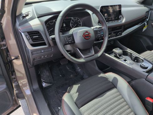 New 2026 Nissan Rogue SV AWD/4WD image 2
