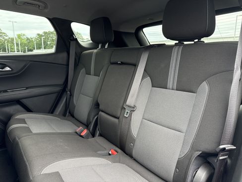 Used 2025 Chevrolet Blazer LT FWD image 29