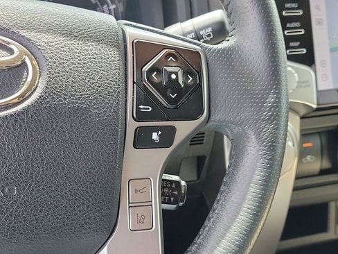 Used 2020 Toyota 4Runner SR5 Premium w/ Moonroof Package RWD image 33