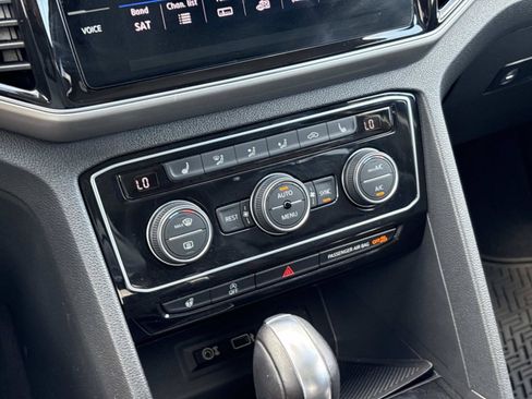 Used 2019 Volkswagen Atlas SEL FWD image 31