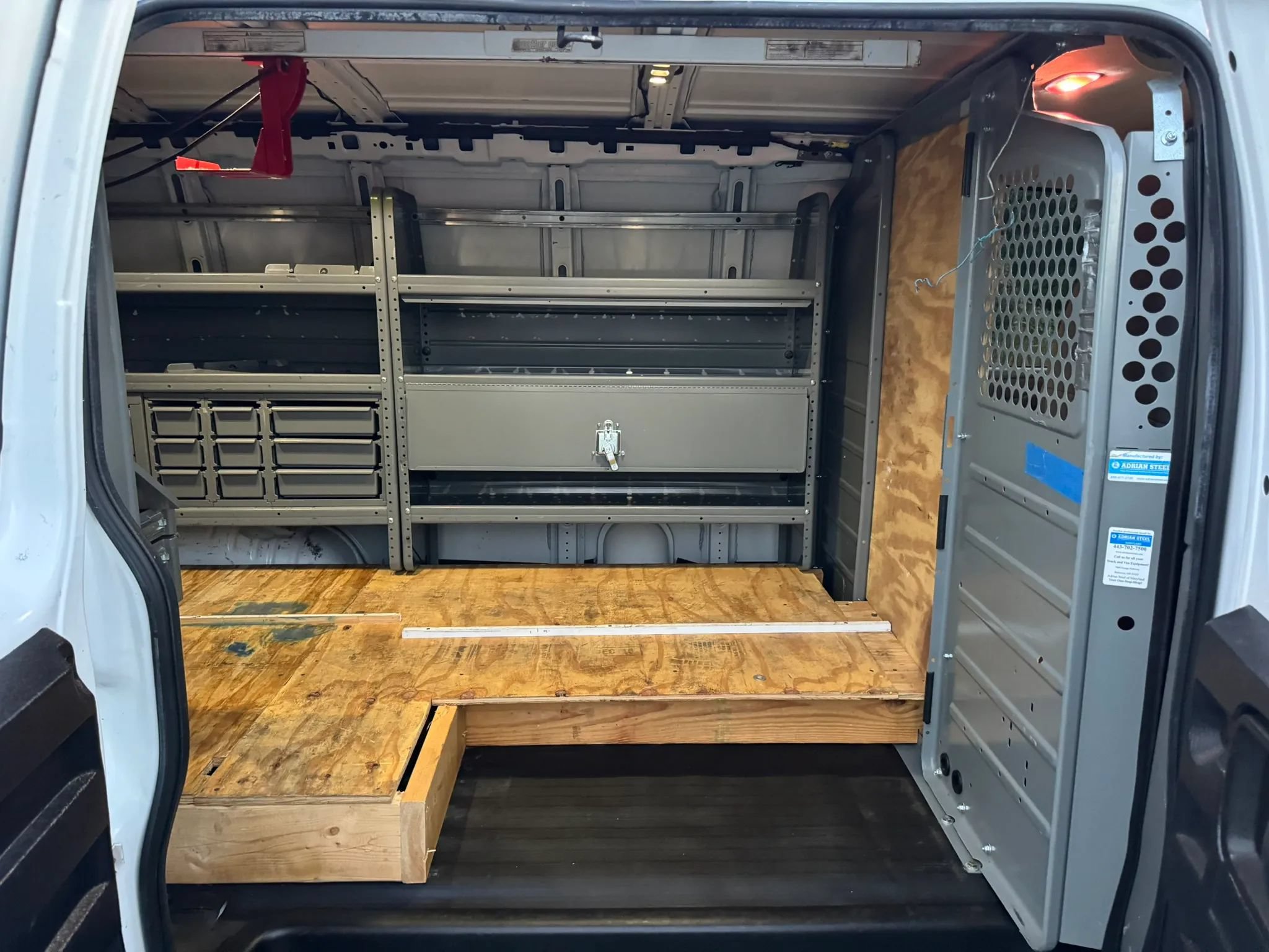 Used 2017 GMC Savana 2500 RWD image 16