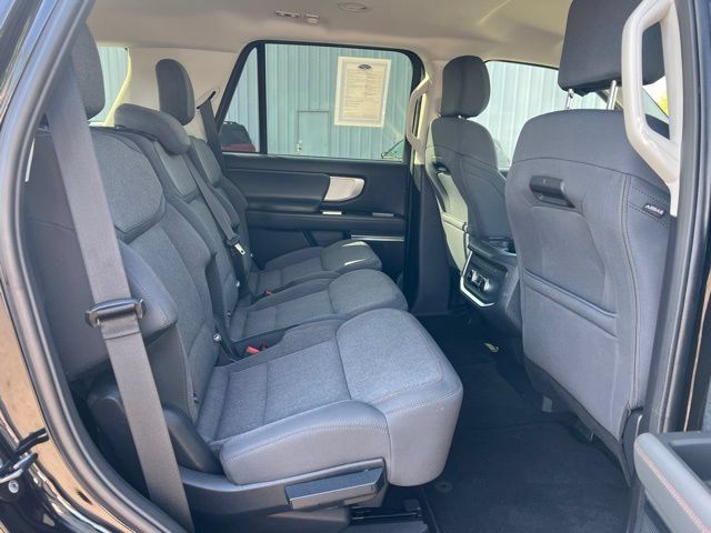 Used 2025 Ford Expedition Active AWD/4WD image 14