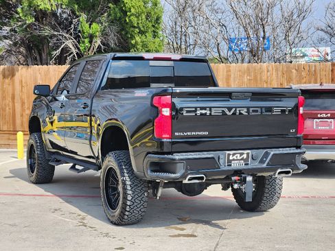 Used 2021 Chevrolet Silverado 1500 LT Trail Boss w/ Convenience Package II image 5