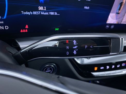 Certified 2024 Cadillac Lyriq Luxury image 7