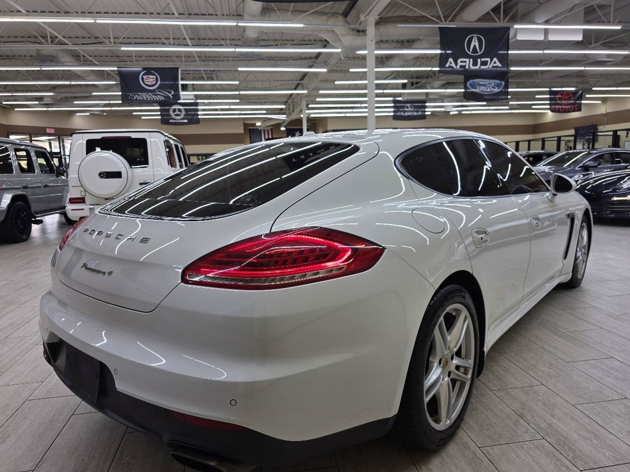 Used 2015 Porsche Panamera 4 w/ Premium Package Plus AWD/4WD image 6
