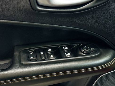 Used 2018 Jeep Compass Limited image 18