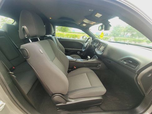 Used 2019 Dodge Challenger SXT image 13