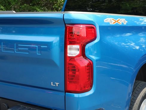 Used 2024 Chevrolet Silverado 1500 LT w/ Protection Package AWD/4WD image 10