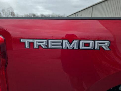 New 2026 Ford F250 XLT w/ XLT Premium Package AWD/4WD image 8