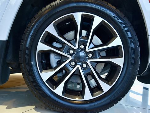 Used 2023 Jeep Grand Cherokee L Overland AWD/4WD image 9