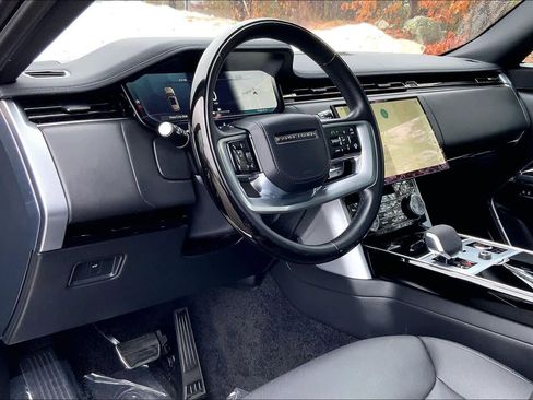 Used 2023 Land Rover Range Rover SE image 16