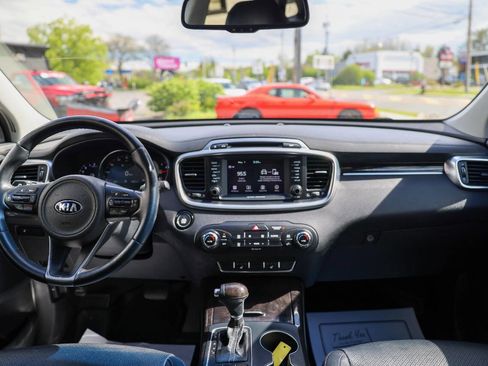 Used 2017 Kia Sorento EX AWD/4WD image 29