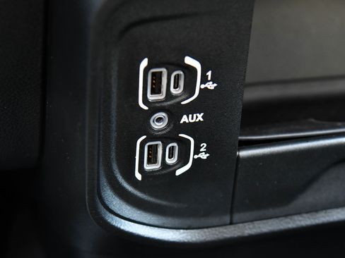 Used 2024 RAM 2500 Big Horn w/ Night Edition AWD/4WD image 30