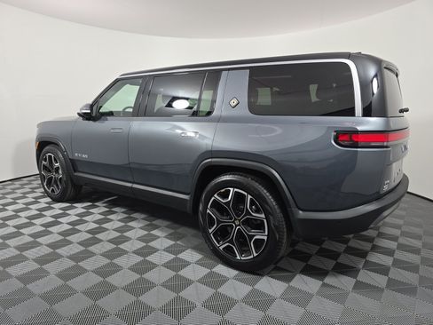 Used 2024 Rivian R1S Adventure Dual AWD/4WD image 3