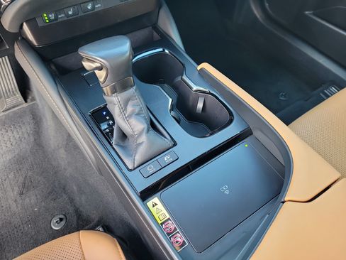 Used 2024 Lexus ES 300h w/ Premium Package FWD image 24