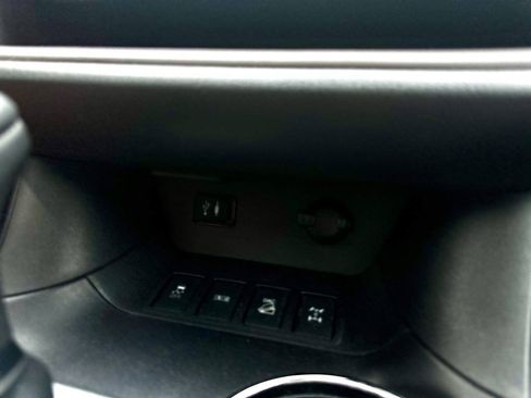 Used 2015 Toyota Highlander XLE AWD/4WD image 36