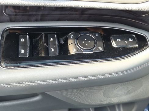 Used 2020 Lincoln Navigator Reserve w/ Luxury Package image 25