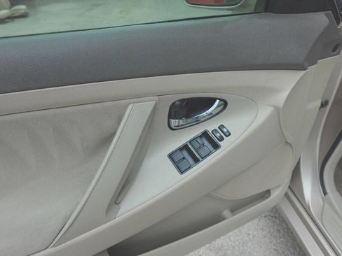 Used 2007 Toyota Camry LE image 30