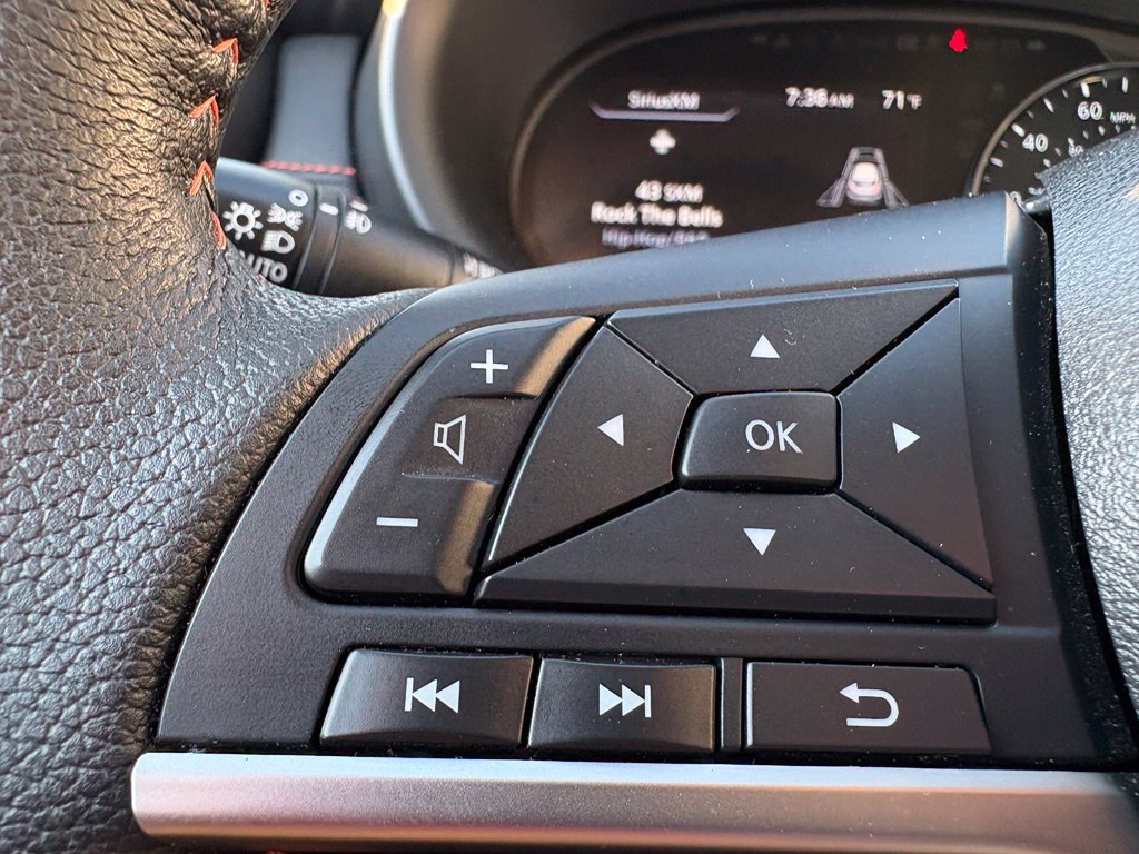 Used 2023 Nissan Kicks SR w/ SR Premium Package FWD image 35