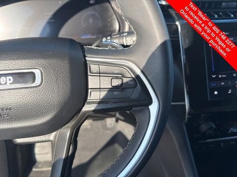 Used 2023 Jeep Grand Cherokee L Laredo image 19