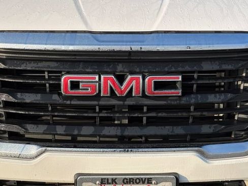 Used 2022 GMC Terrain SLE image 46