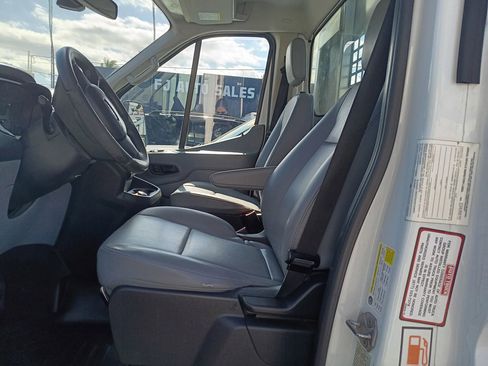 Used 2019 Ford Transit 250 138 RWD image 6