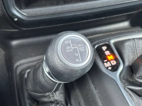 Used 2024 Jeep Wrangler Unlimited Sahara AWD/4WD image 7