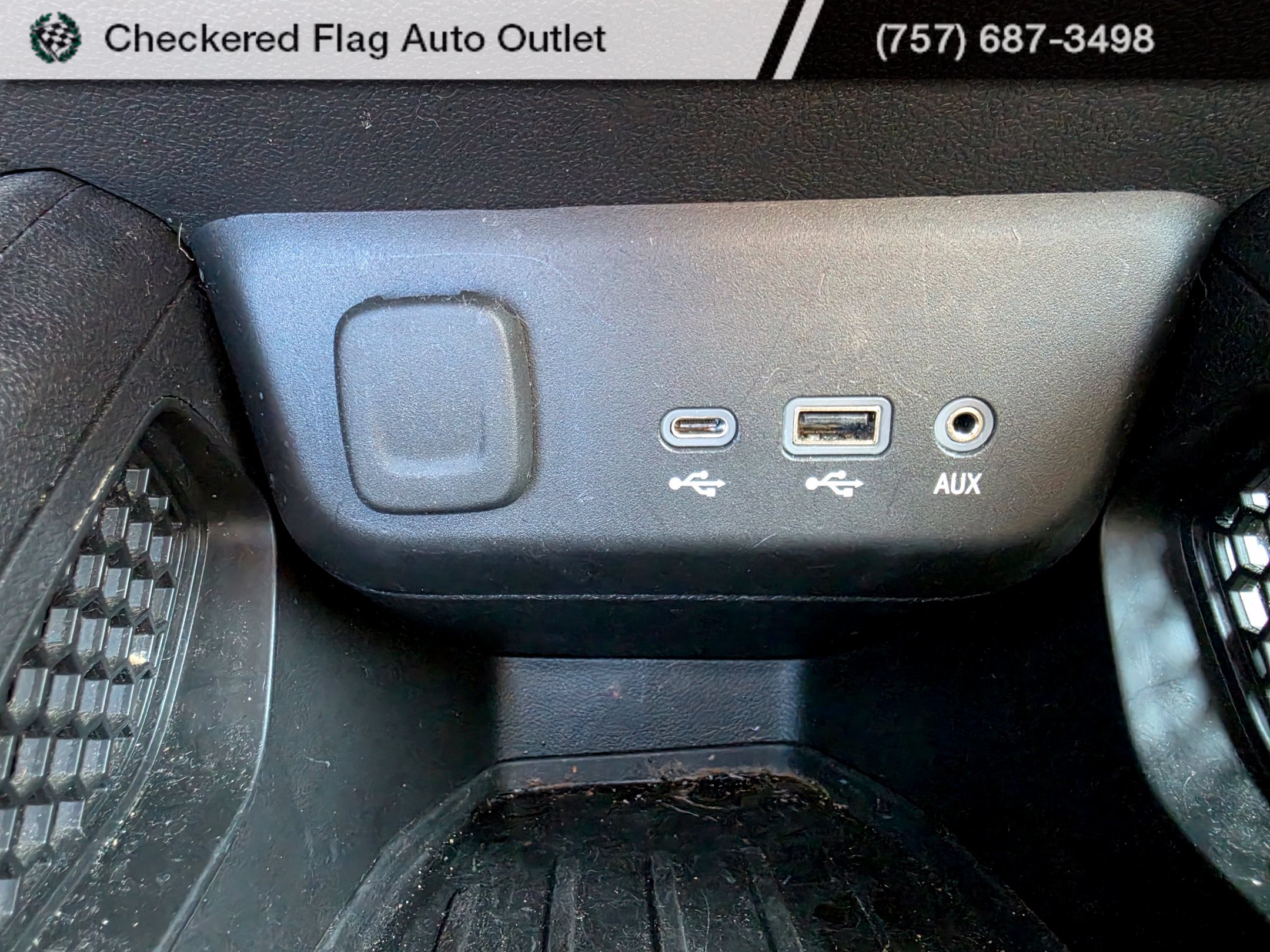Used 2021 Chevrolet TrailBlazer LT w/ Convenience Package FWD image 17