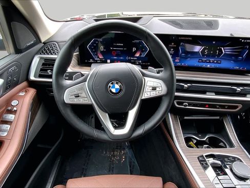 Used 2024 BMW X7 xDrive40i w/ Premium Package AWD/4WD image 6