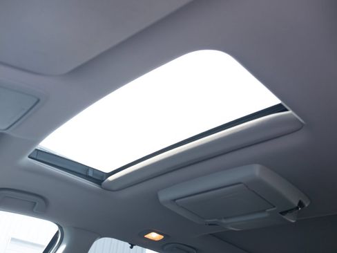 Used 2022 Honda Pilot Touring image 13