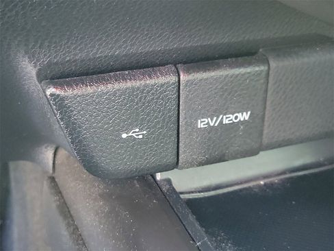 Used 2021 Toyota Camry SE w/ Convenience Package image 28